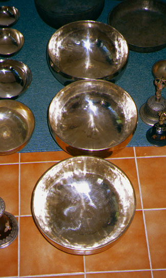 bowls_in_pyram.3.jpg